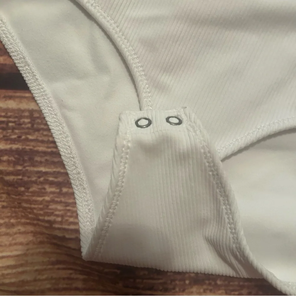 Women’s Abercrombie & Fitch One Shoulder Bodysuit in White Size M - Picture 7 of 8